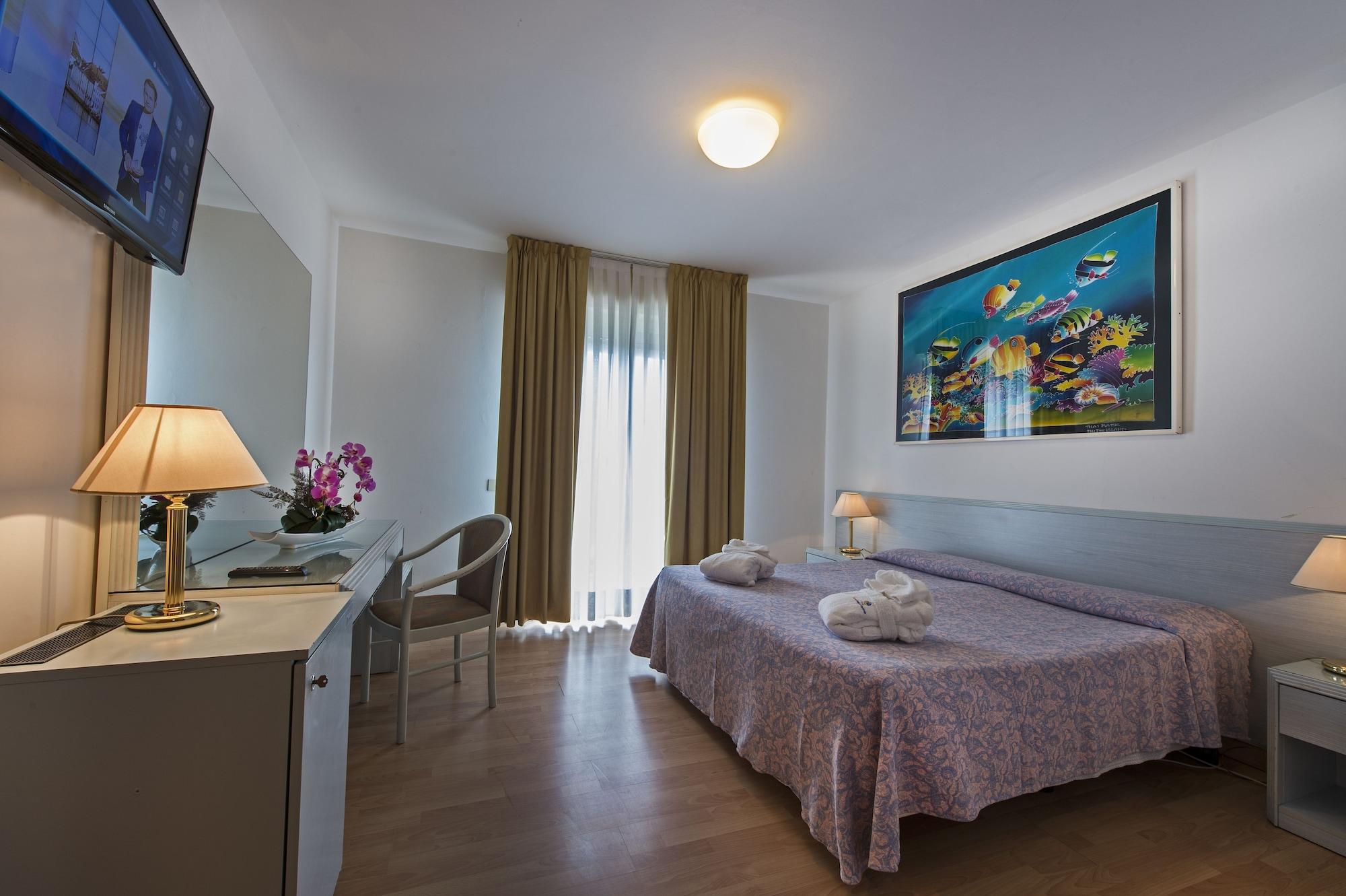 Hotel Meridianus Линьяно-Саббьядоро Экстерьер фото