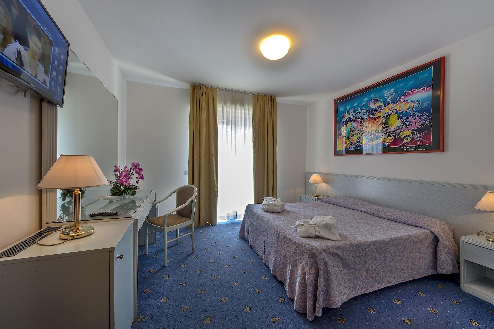Hotel Meridianus Линьяно-Саббьядоро Экстерьер фото