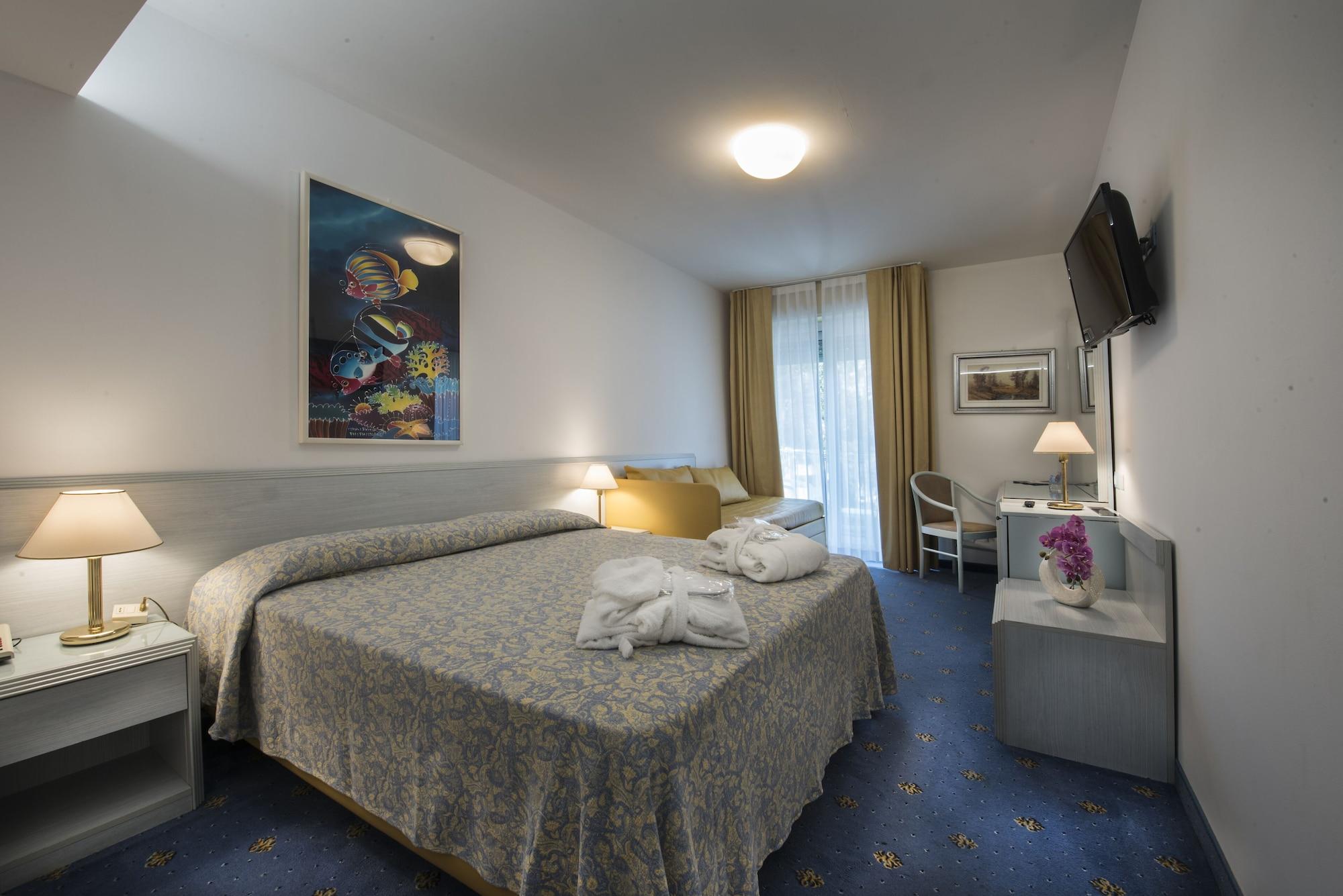 Hotel Meridianus Линьяно-Саббьядоро Экстерьер фото