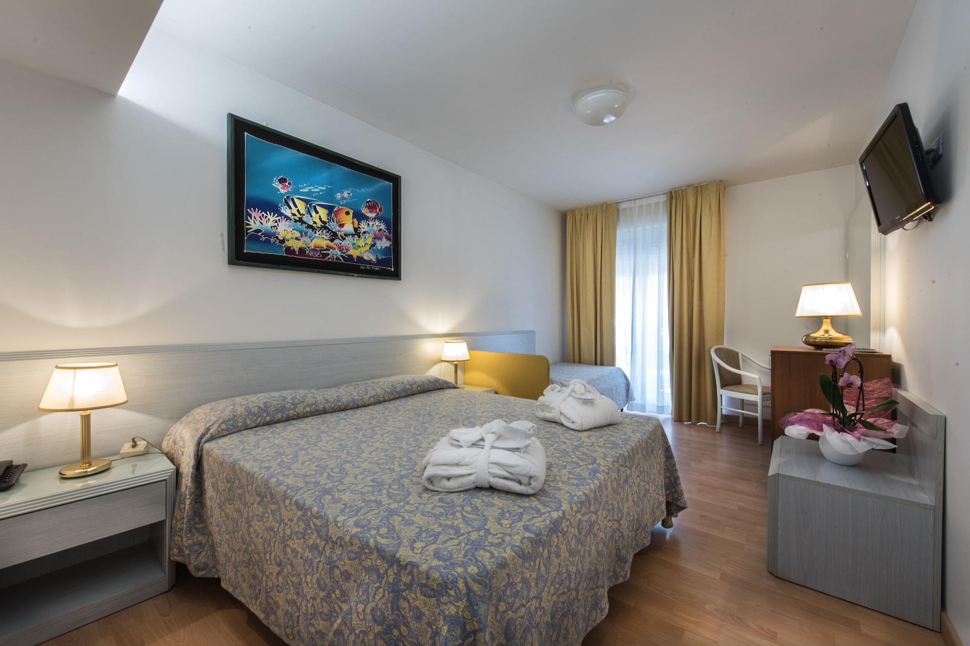 Hotel Meridianus Линьяно-Саббьядоро Экстерьер фото