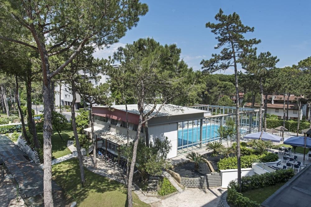 Hotel Meridianus Линьяно-Саббьядоро Экстерьер фото
